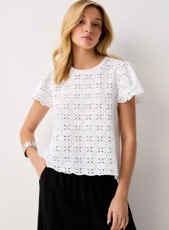 Broderie anglaise tee