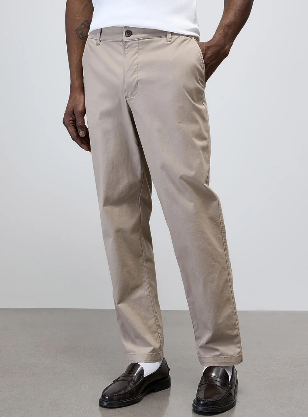 Buttoned elastic-waist chinos