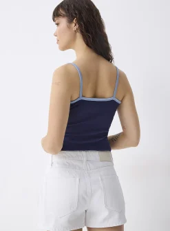 Casual low-rise short