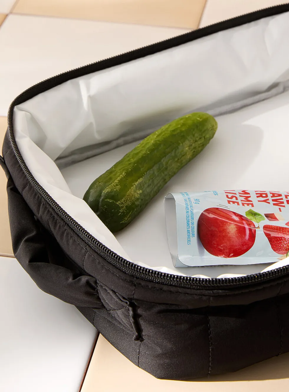 Colourful quilted lunch bag