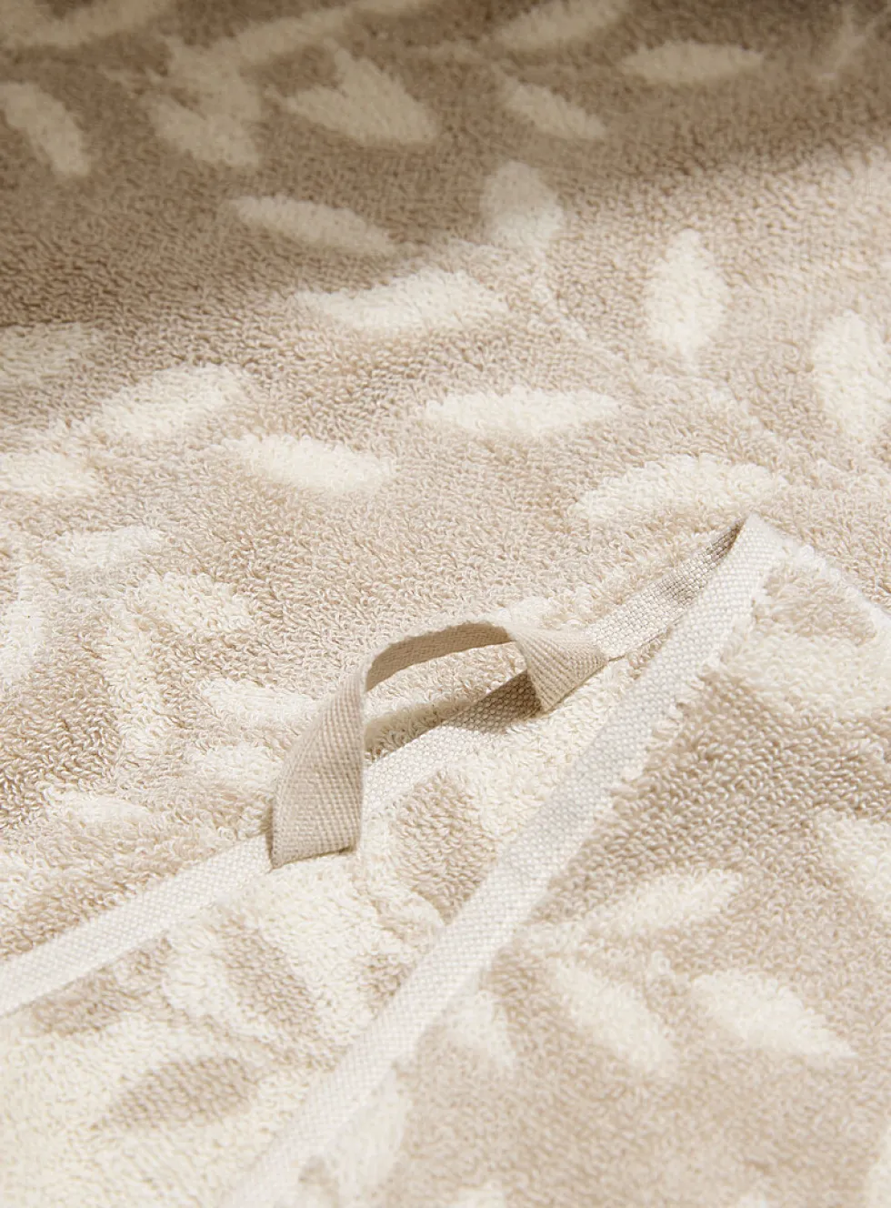 Contrasting leaves organic cotton reversible towels