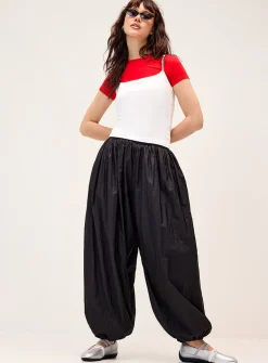 Crinkled fabric barrel-leg jogger