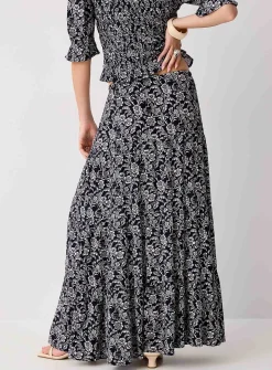 Crinkled tiered maxi skirt
