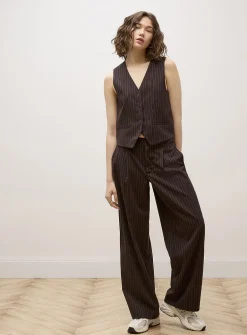 Dressy vest with small buttons