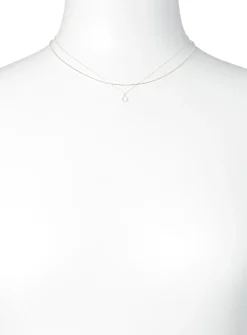 Drop pendant necklace