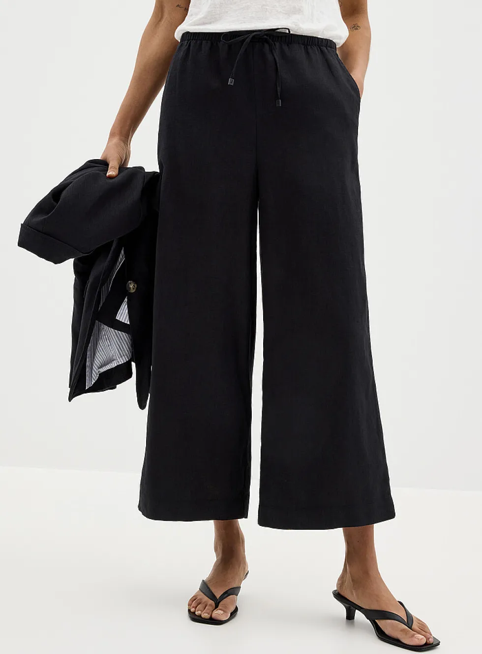 Elastic waist pure linen capri pant