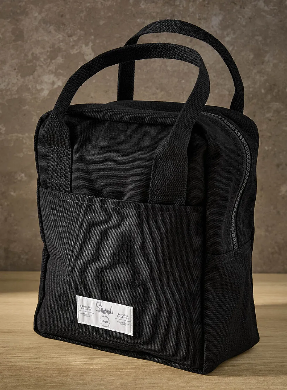 Emblem lunch bag