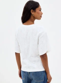 Embossed flowers T-shirt