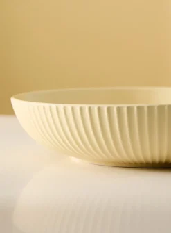 Embossed wide grooves pasta bowl