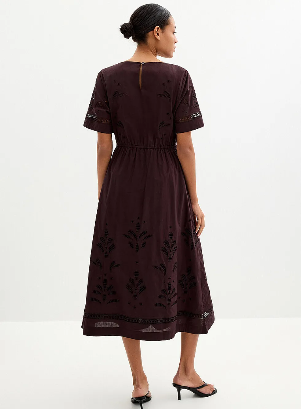 Embroidered bouquet midi dress