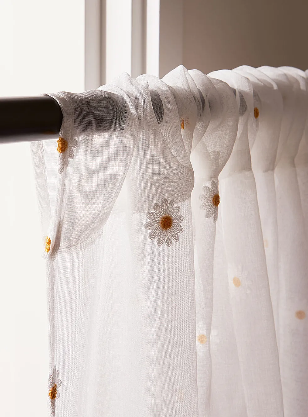 Embroidered daisies sheer curtain
