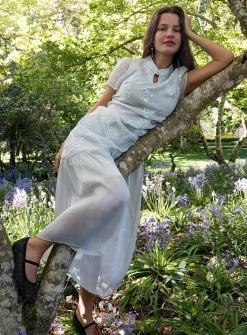 Embroidered flower buttoned-collar maxi dress