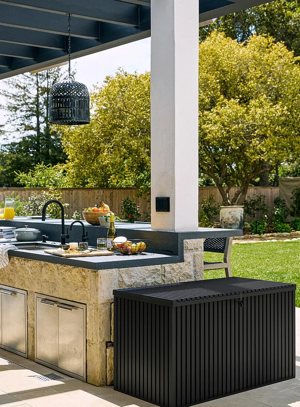 Everything grooved outdoor storage chest