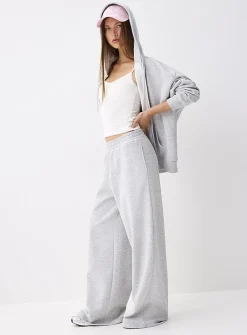 Extra-wide fleece pant