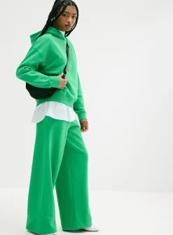 Extra-wide fleece pant