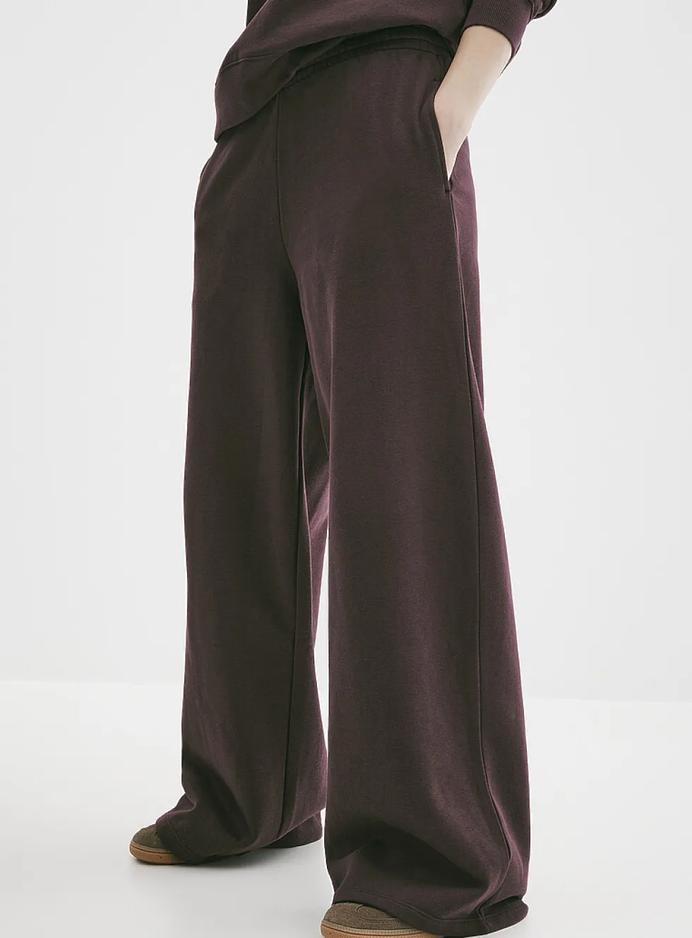 Extra-wide fleece pant