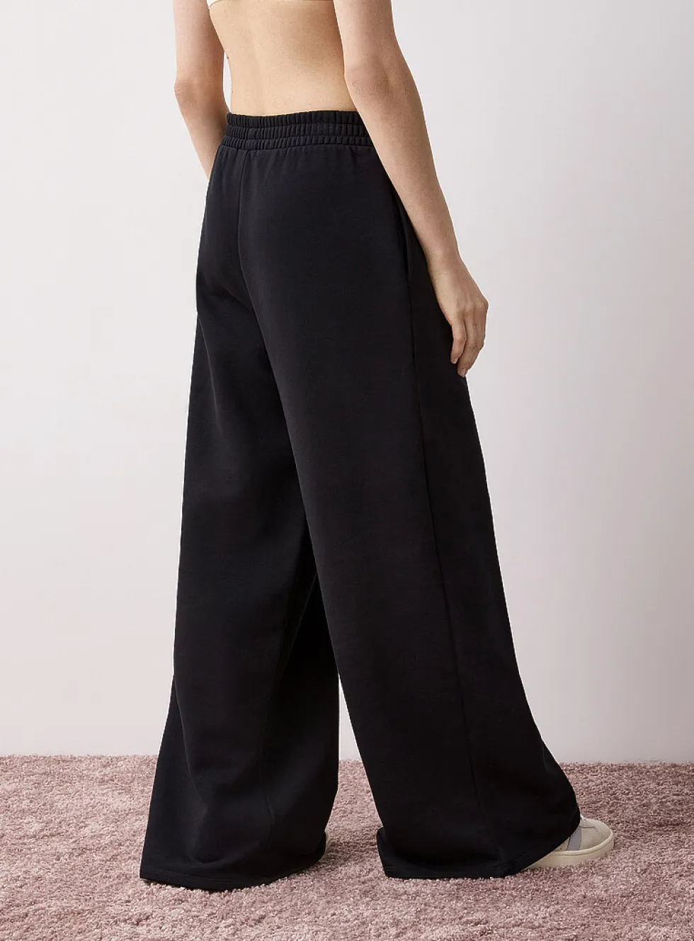 Extra-wide fleece pant