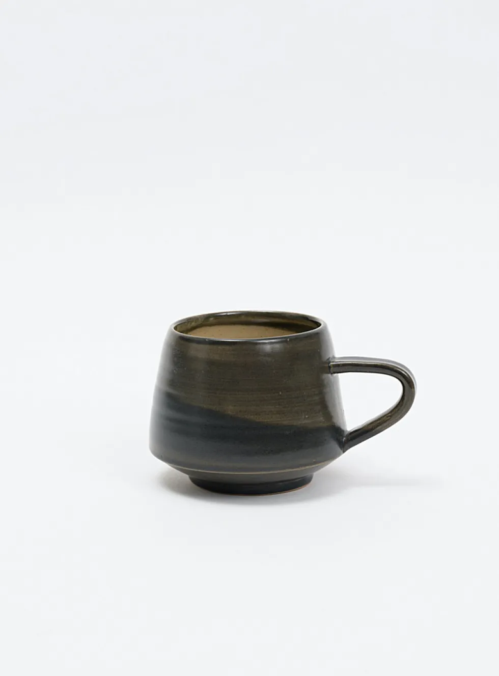 Fine handle minimalist stoneware mug