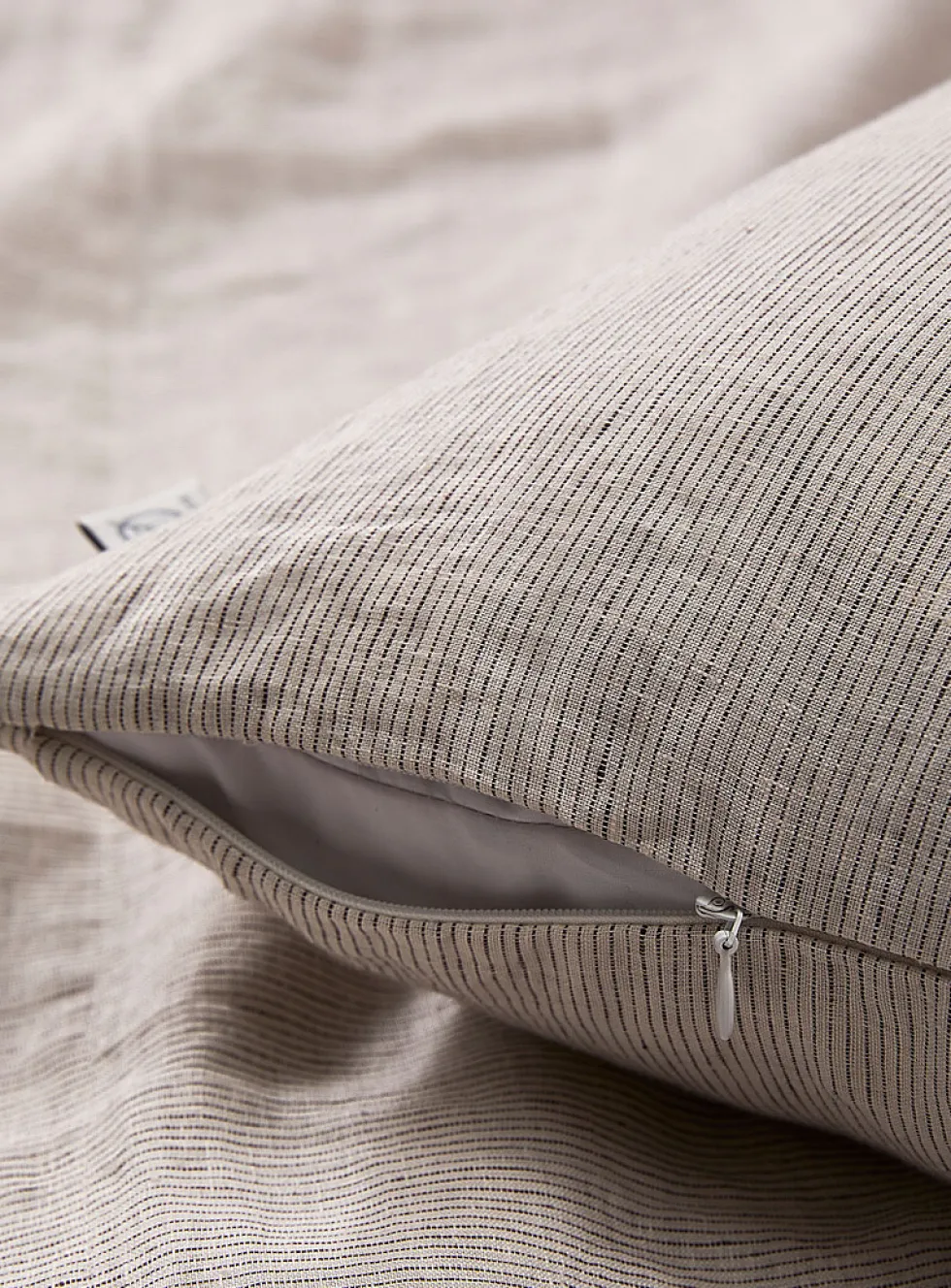 Fine stripe pure linen removable-cover cushion