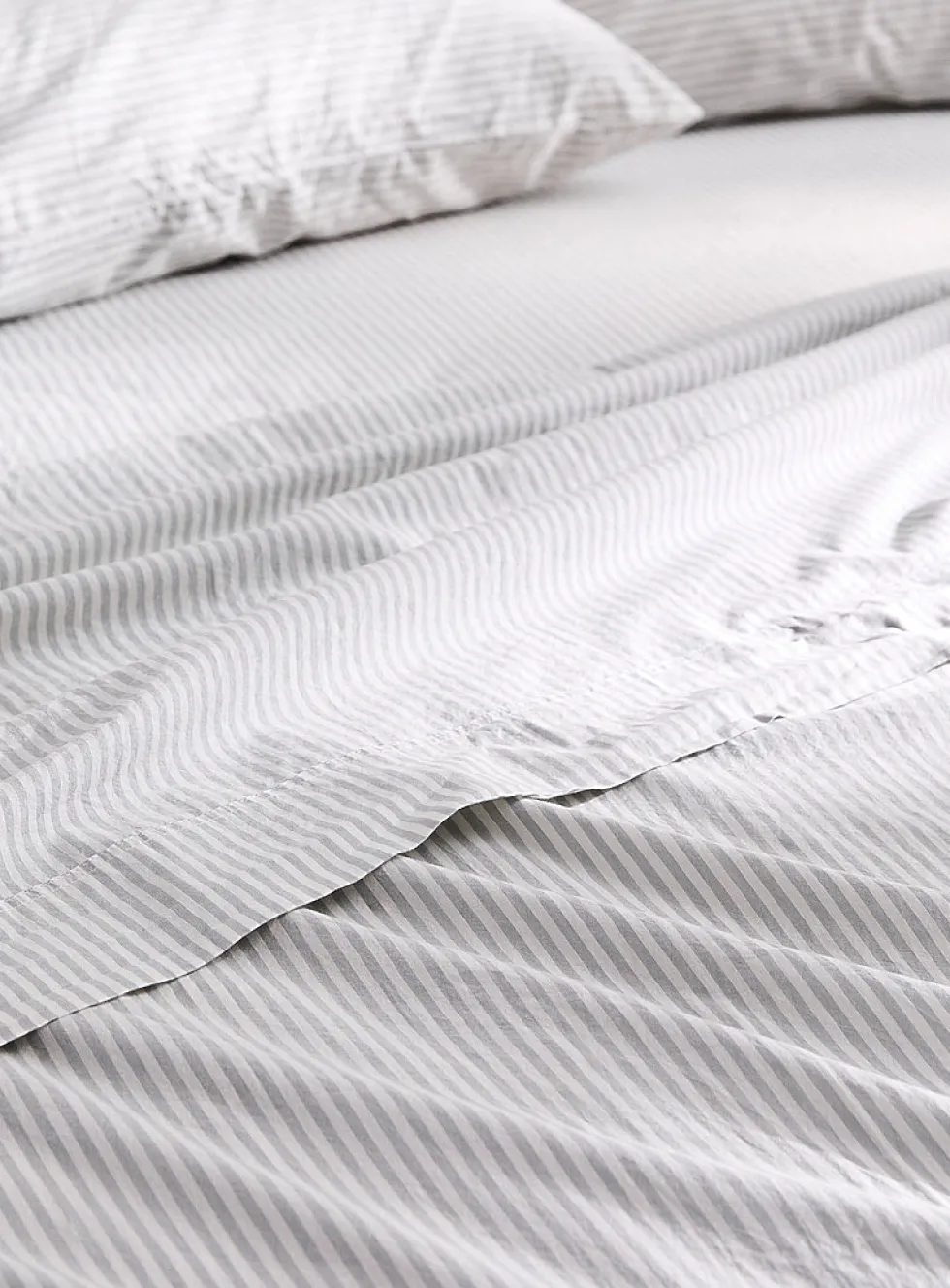 Fine stripe pure organic cotton sheet set