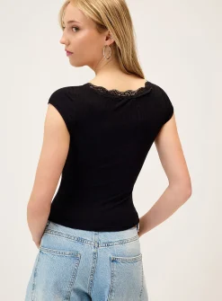 Fitted lace Henley T-shirt