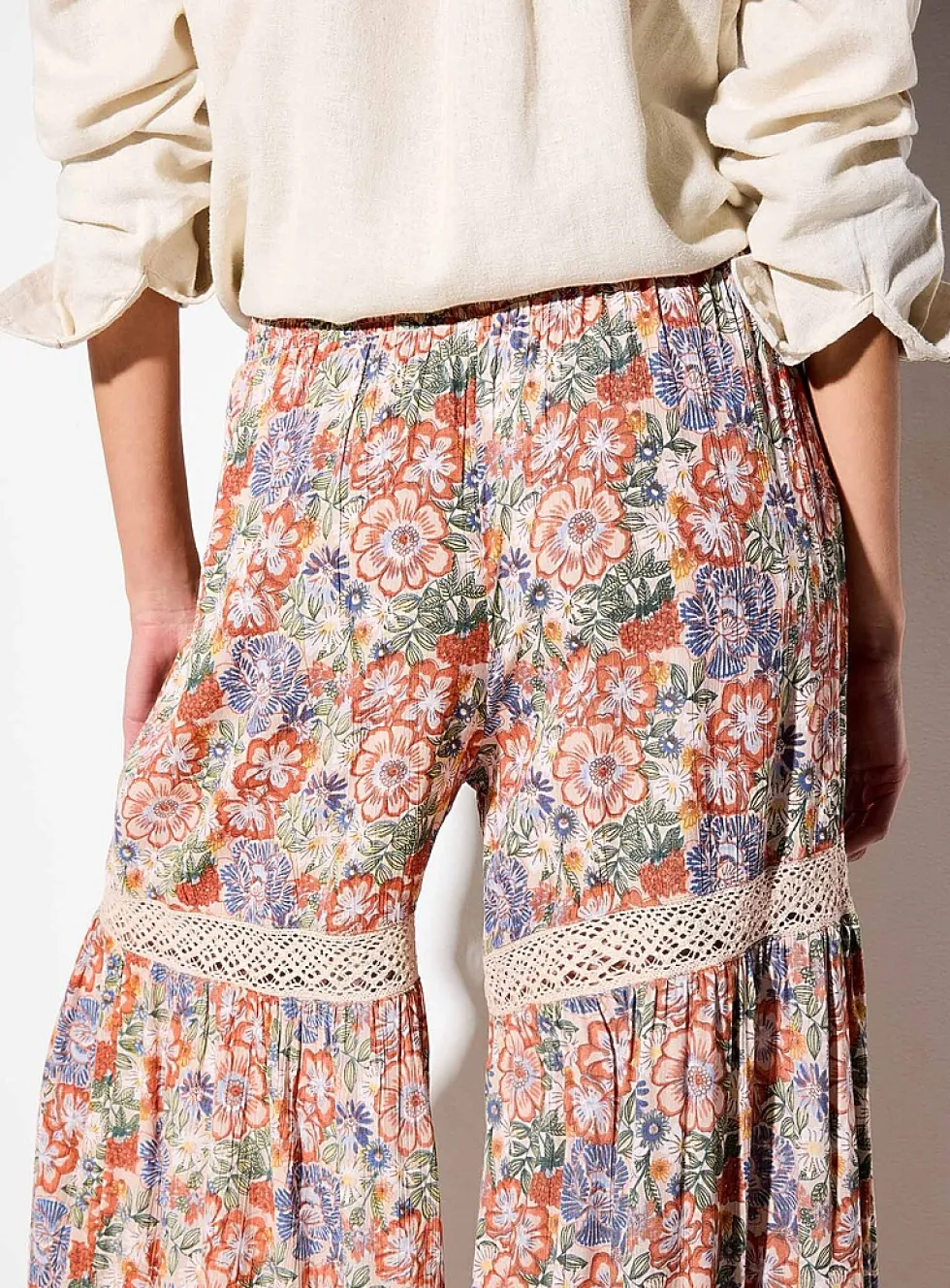 Floral pattern crocheted inserts ultra-wide-leg pant