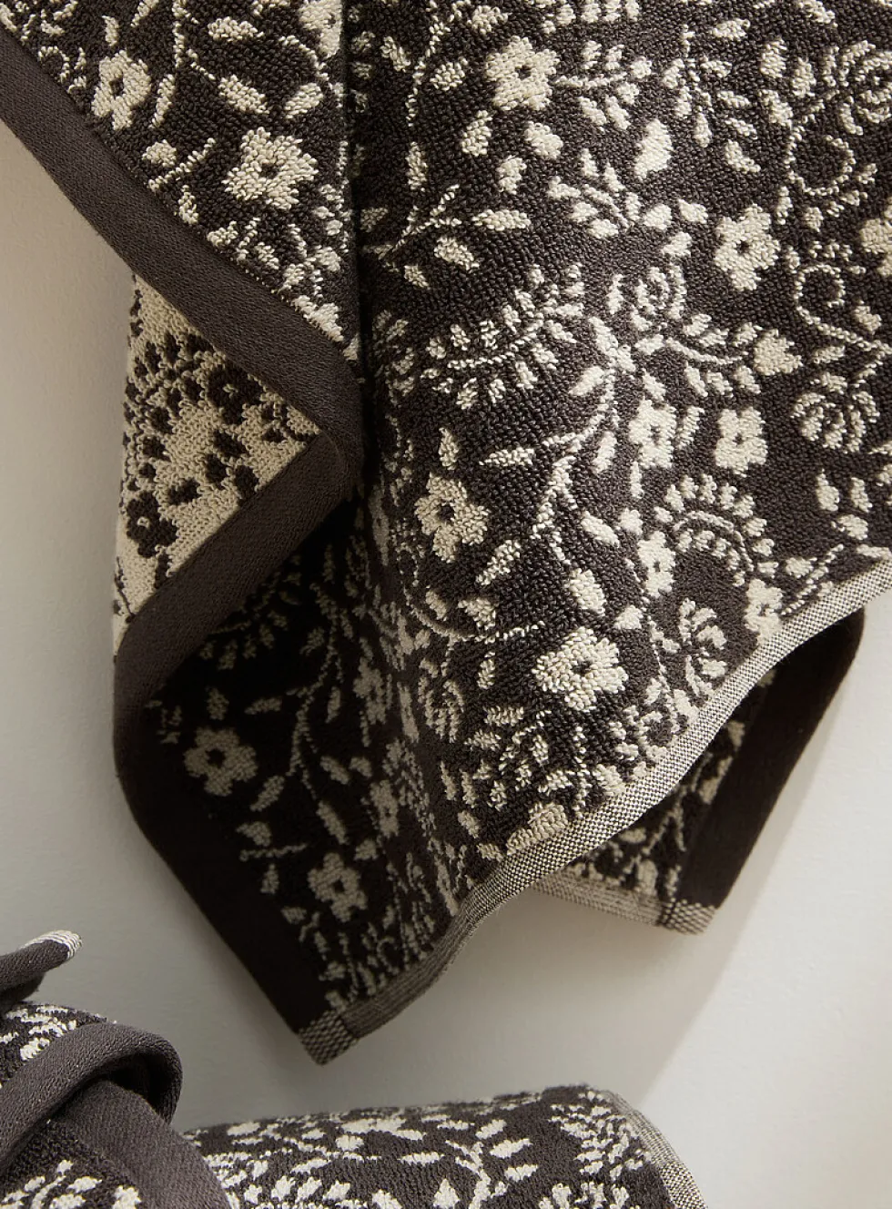Floral tapestry organic cotton reversible towels
