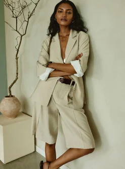 Flowy hammered Bermuda short