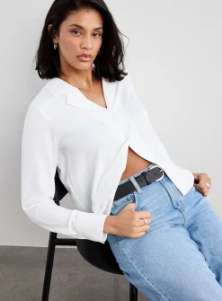 Fluid notched-collar shirt