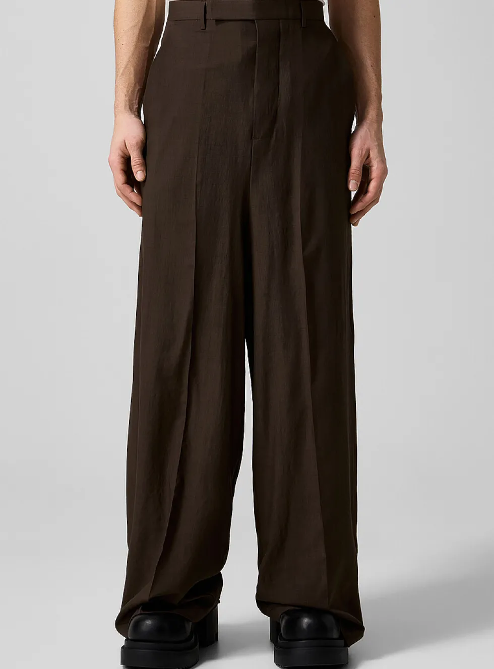 Fluid pure wool wide-leg pant