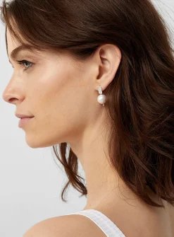 Generating 001 freshwater pearls earrings