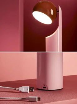 Geometric articulated portable lamp