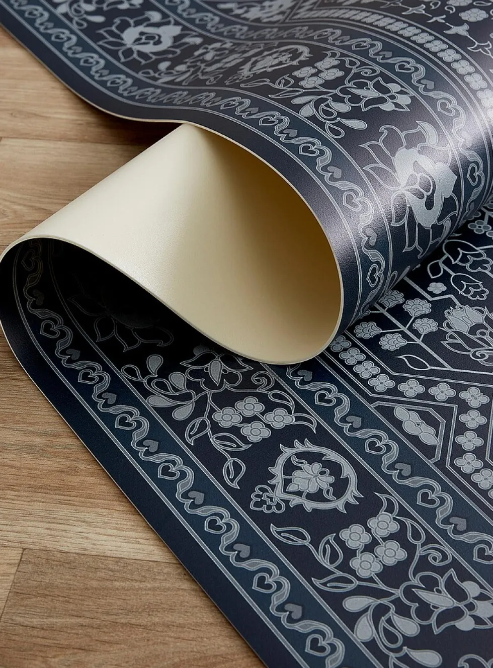 Grey Andalusian medallion vinyl rug