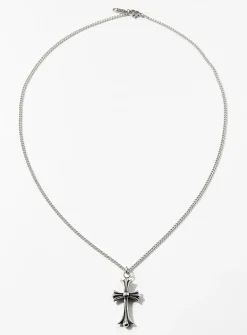 Grooved cross pendant necklace