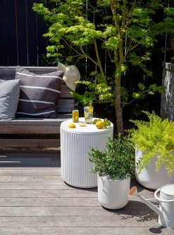 Grooved side table cooler