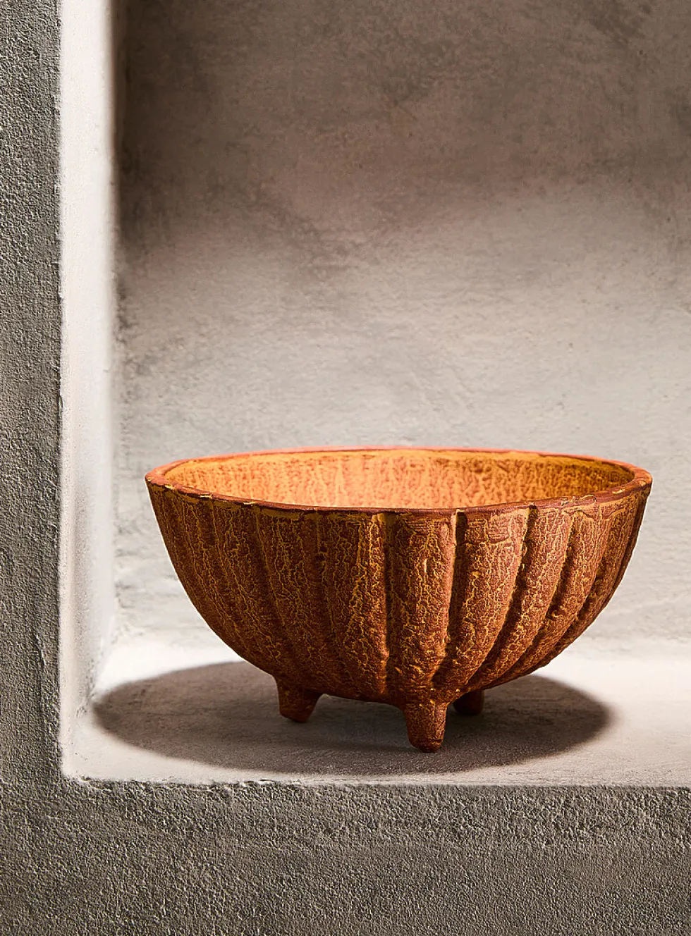 Grooved terracotta stand bowl