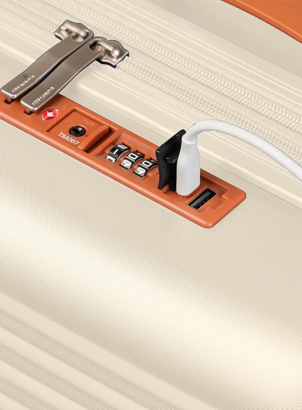 Hardside luggage set