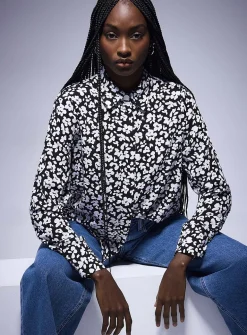 Jewel-button printed fluid blouse