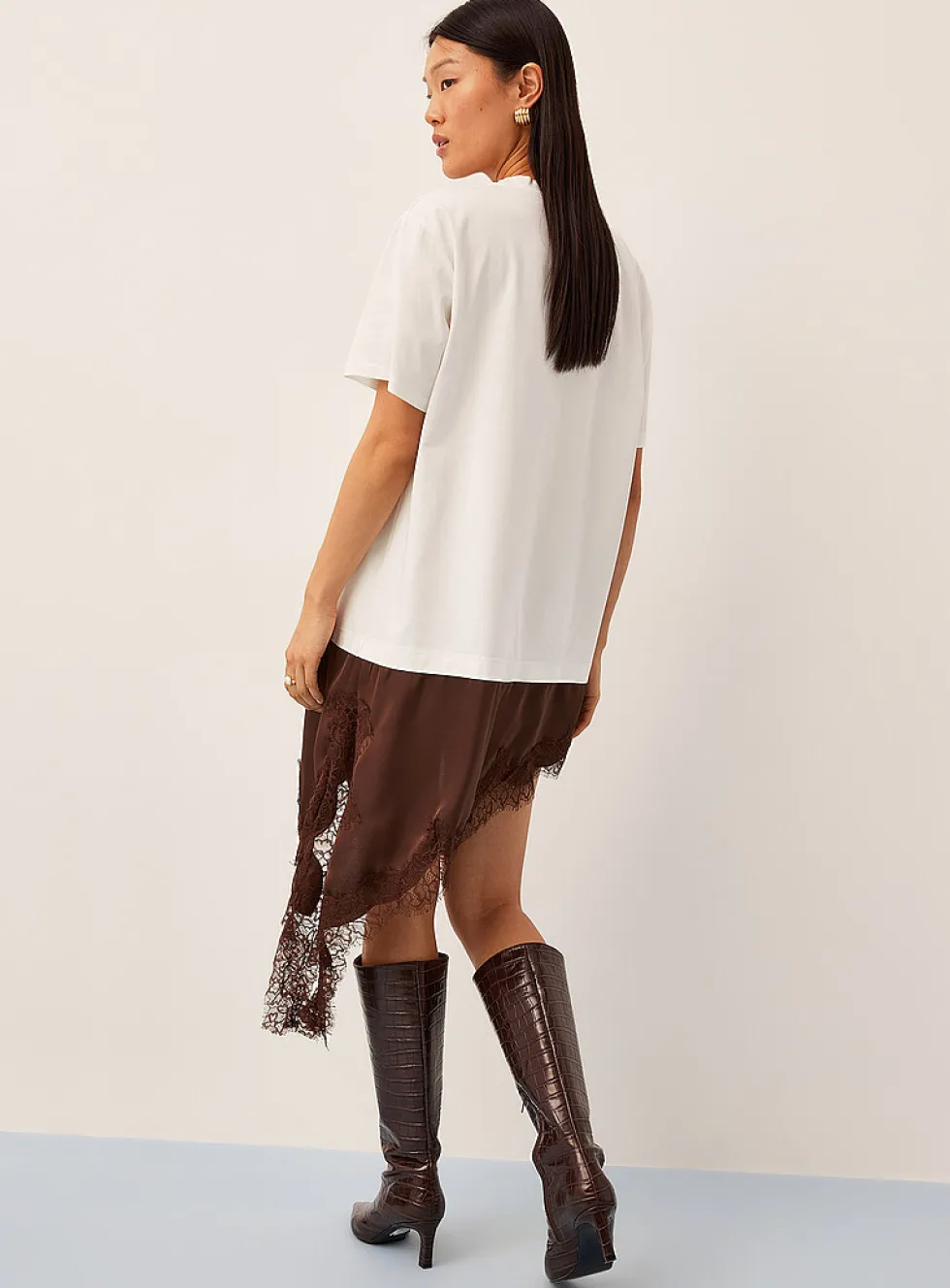 Lace trim asymmetrical T-shirt dress