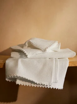 Lace waffled bath towel