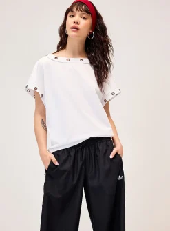 Large eyelets off-the-shoulder T-shirt