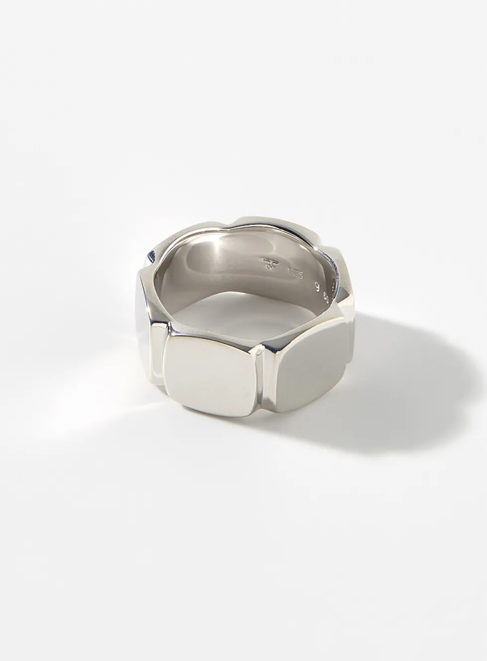 Large Umi six-sided ring