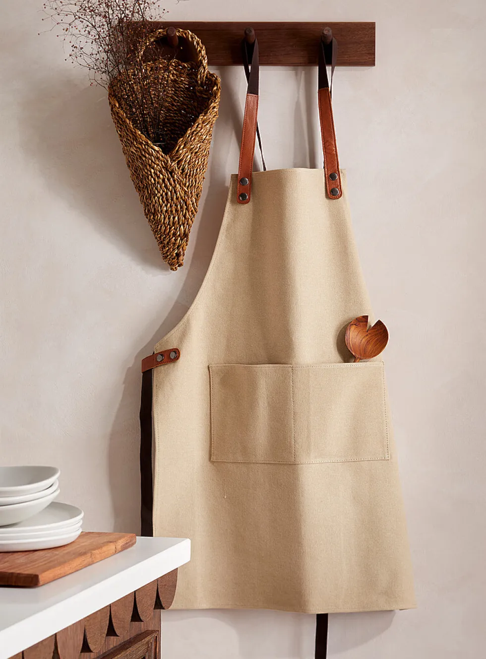 Leather accents canvas apron