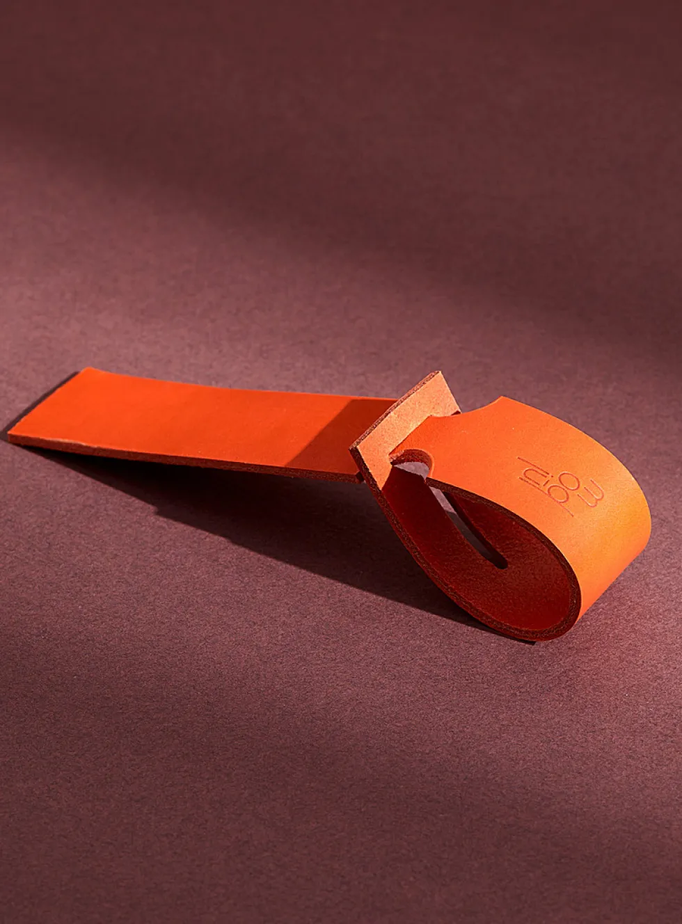 Leather luggage tag