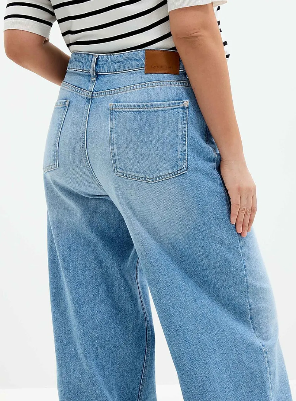 Light blue stretch jean