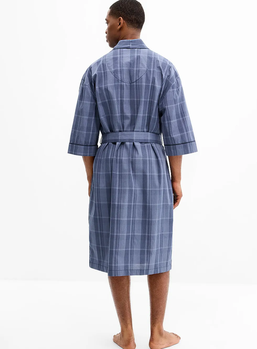 Lightweight check robe