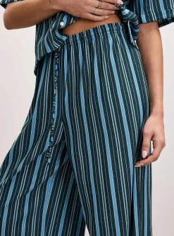 Lightweight piqué knit wide-leg pant