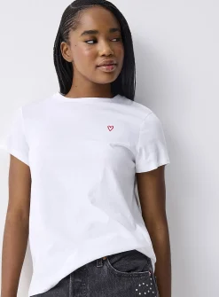 Little embroidery tee