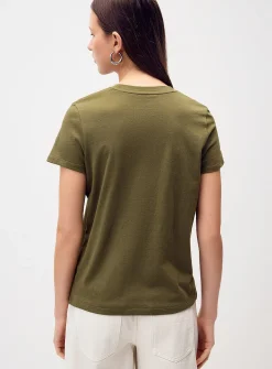 Little embroidery tee