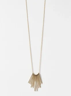 Long metallic-fringe chain